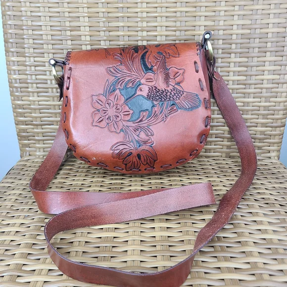 Handcrafted Brown Leather Crossbody Bag Beaded Embossed Humming Bird Design - Picture 6 of 16